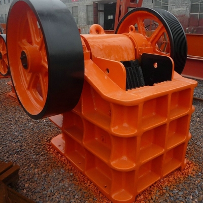 Petit moteur diesel type de mâchoire de puissance mobile mini broyeur à mâchoires de roche Liste avec conception