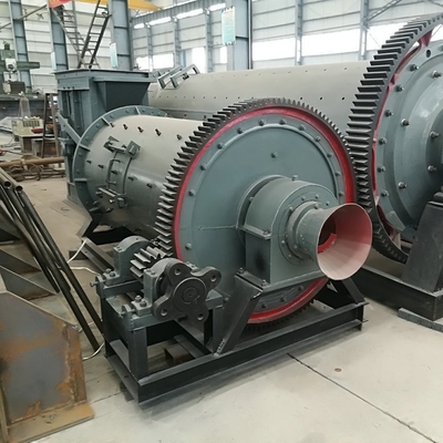 Moulin à billes à haute capacité pour le traitement de l'or au quartz 0,5-83 t/h Basé sur différents modèles
