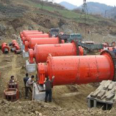 Moulin à billes industriel du Zimbabwe de 5 tonnes avec conception et capacité de meulage rotatifs horizontaux