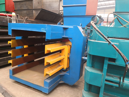 35000 KG Minage énergétique Presses hydrauliques horizontales de ballage pour les solutions d'élimination des déchets