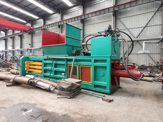 35000 KG Minage énergétique Presses hydrauliques horizontales de ballage pour les solutions d'élimination des déchets