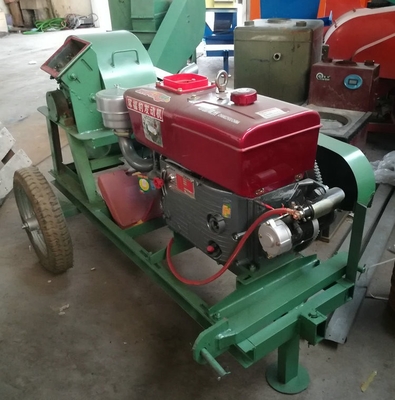Taille d'alimentation inférieure à 300 mm Broyeur de bois mobile Broyeur à marteaux Broyeur à herbes