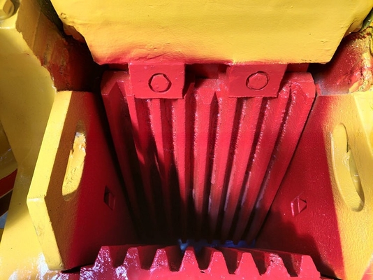 Machine de concassage de minerai d'or de pierre et de mâchoire pour l'extraction de l'or de l'usine de fabrication 380v