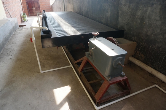 Table à secouer en or pour le traitement du minerai Séparateur par gravité Autre tension 380v/415v/440v