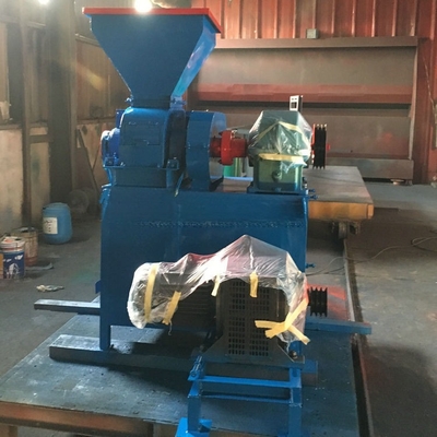 La plus récente machine de fabrication de boules de briquette en poudre sèche de chaux pulvérisée pour les déchets de bois 2900*1100*1800mm