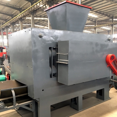 Machine d'extrusion de briquette pour la production de charbon sur mesure avec gros rouleaux