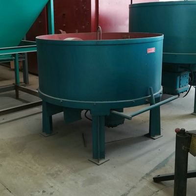 Meuleuse à roues de 900 kg pour le charbon Le charbon de bois Le coke Machine de broyage de poudre de fer