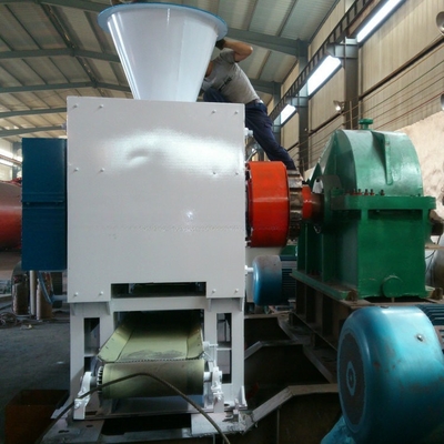 Machine de fabrication de briquettes en poudre sèche de 800 kg avec rouleaux en alliage de 9Cr2Mo/High Chromium