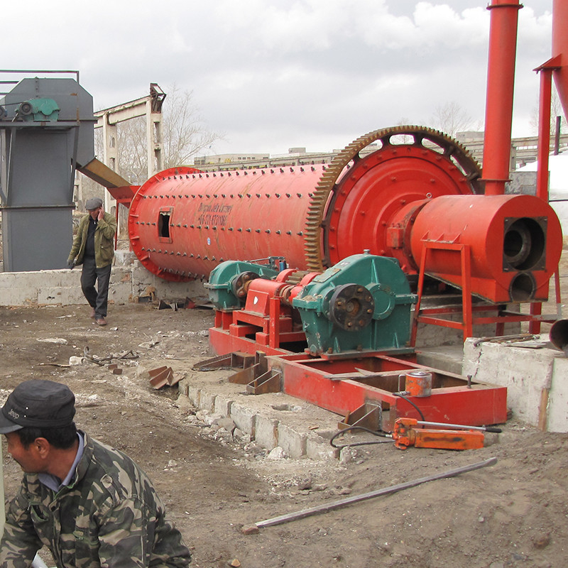 Moulin à billes industriel du Zimbabwe de 5 tonnes avec conception et capacité de meulage rotatifs horizontaux